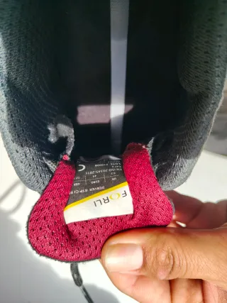 Zapatos de seguridad negros y grises