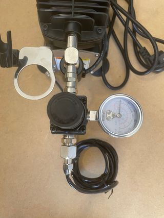 IWATA studio series SMART JET IS-850 Compresor