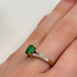 Anillo Oro 9kt con Esmeralda
