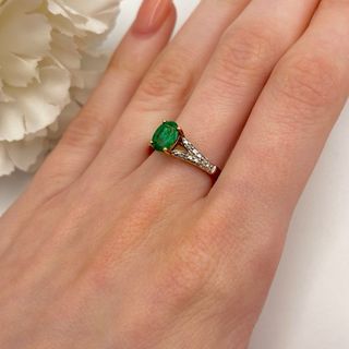 Anillo Oro 9kt con Esmeralda