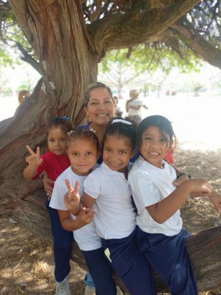 Hola soy extranjera busco una oportunidad laboral