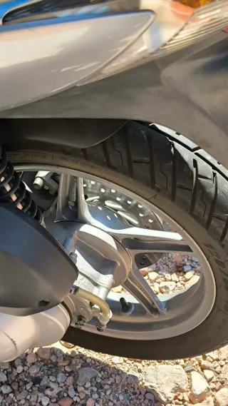 Honda SH125i Scooter Automática Gris. ((2011))