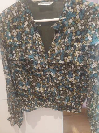 Blusa floral manga larga