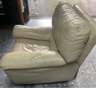 Sillón relax de piel beige