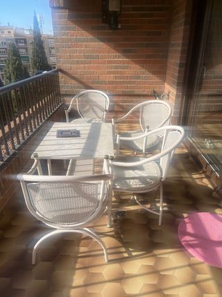 Juego Terraza Mesa y 4 Sillas