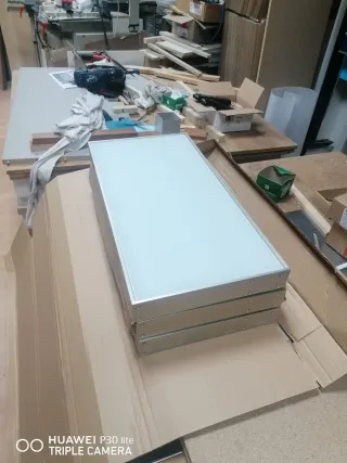 Bandejas luminosas con enchufe e interruptor