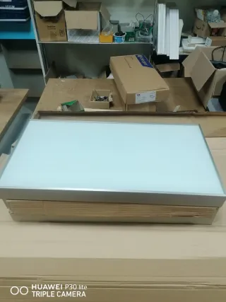 Bandejas luminosas con enchufe e interruptor