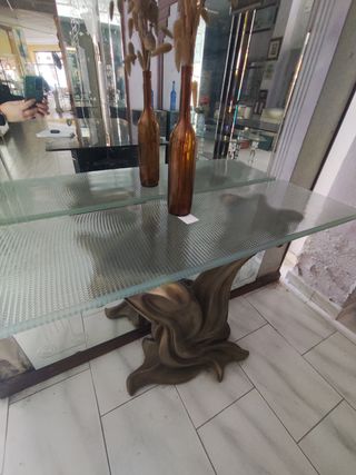 Consola pie resina cristal baldosa grabada