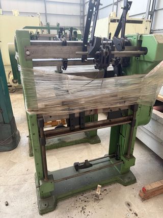 Máquina Montadora y Fondeadora Envases Madera