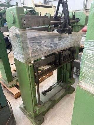 Máquina Montadora y Fondeadora Envases Madera