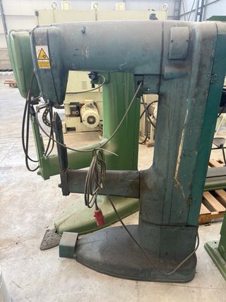 Máquina Montadora y Fondeadora Envases Madera