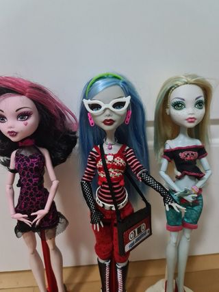 Muñecas Ghoulia, Draculaura, lagoona Monster High