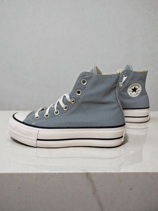 Converse plataforma azul y blanco