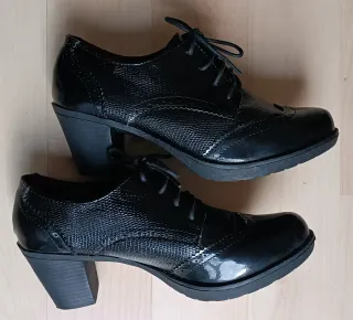 Zapatos negros charol mujer tacón