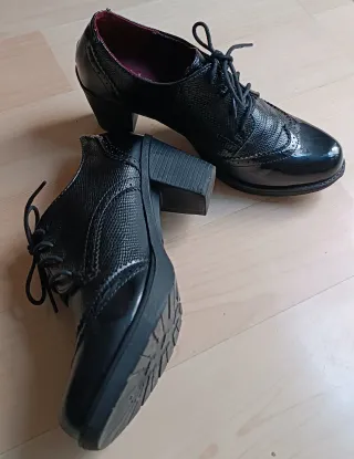 Zapatos negros charol mujer tacón