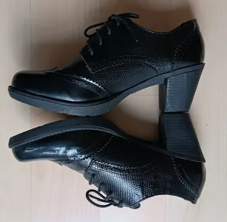 Zapatos negros charol mujer tacón