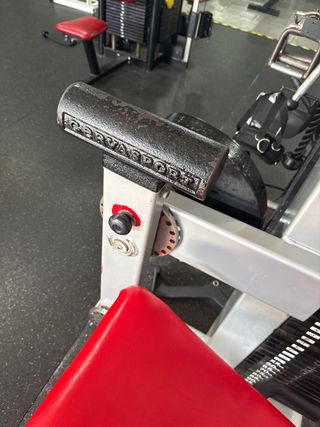 Máquina extensión cuádriceps