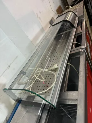 Vitrina expositora cristal y acero