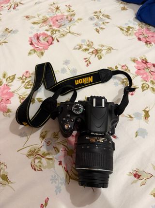 Cámara Nikon D5100 Negra + Accesorios