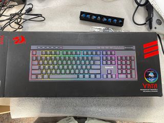 Teclado Mecánico Redragon VATA RGB