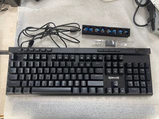 Teclado Mecánico Redragon VATA RGB