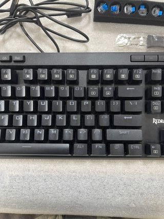 Teclado Mecánico Redragon VATA RGB