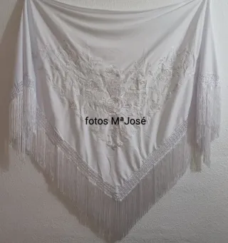 Mantón grande 2m blanco bordado