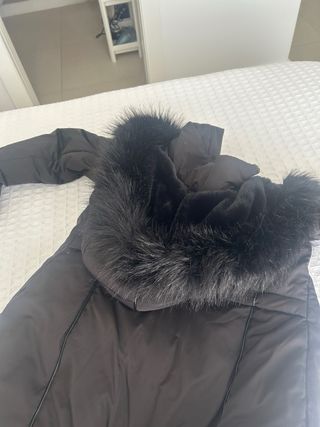 Abrigo Zara plumón negro Talla M