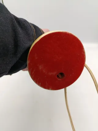 LÁMPARA DE MESA CON FIGURA DE CABALLERO