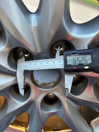 Llantas 17” con neumáticos