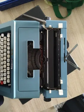 Máquina de escribir Olivetti Studio 46