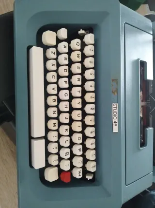Máquina de escribir Olivetti Studio 46