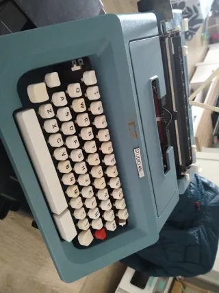 Máquina de escribir Olivetti Studio 46