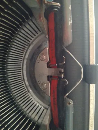 Máquina de escribir Olivetti Studio 46