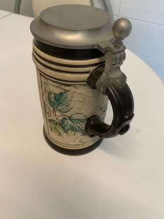 Jarra cerveza alemana con tapa