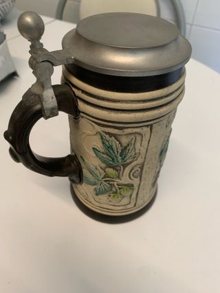 Jarra cerveza alemana con tapa