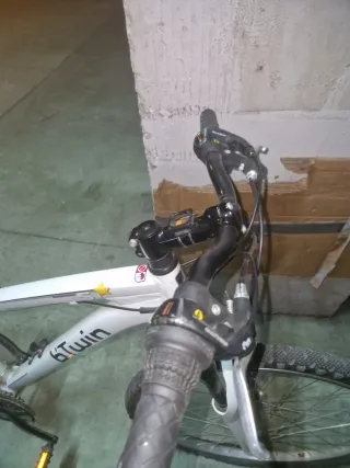 Bicicleta de montaña Btwin blanca