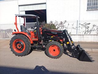 Tractor Rhinoceros T2040