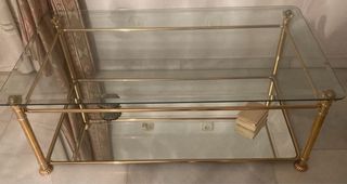 Mesa centro auxiliar cristal y metal dorado