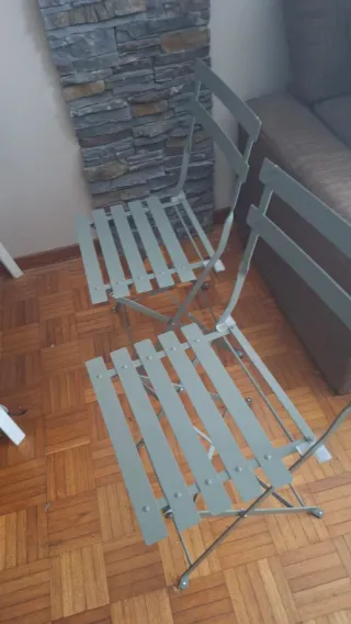 Sillas plegables verde oscuro impecables 2 unidad