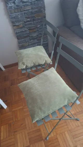 Sillas plegables verde oscuro impecables 2 unidad