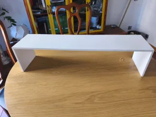 Estantería blanca de resina