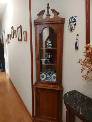 Mobile angolo in legno e vetro