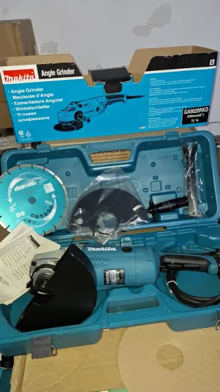 Amoladora Makita GA9020R 2200W 230mm