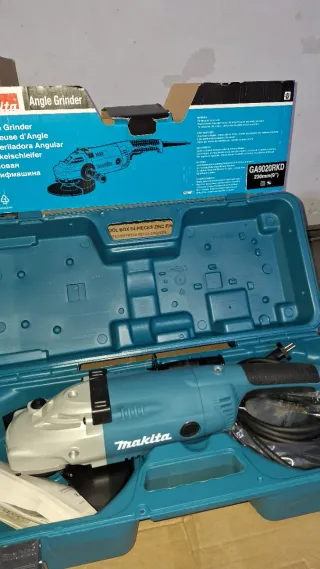Amoladora Makita GA9020R 2200W 230mm
