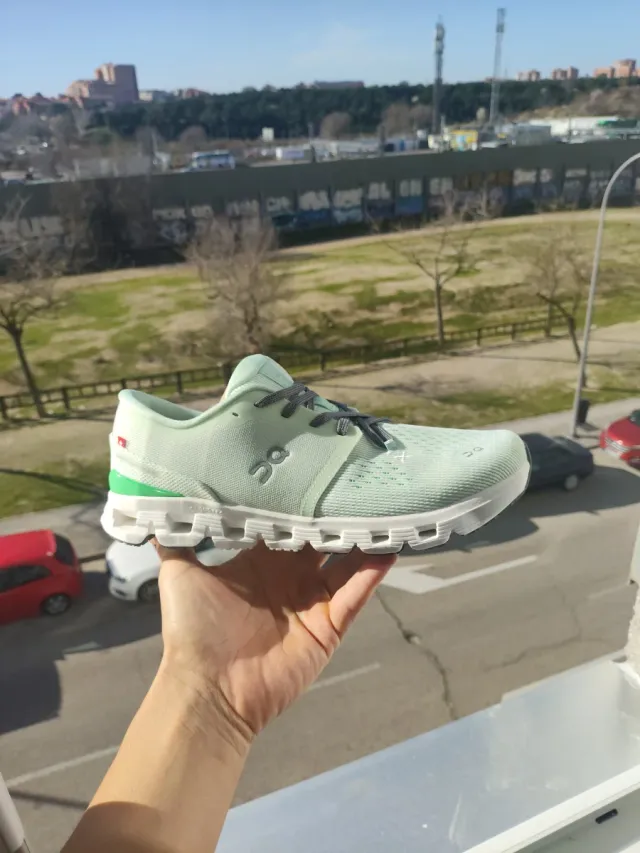 Zapatillas On Cloud x4 Verde/Blanco