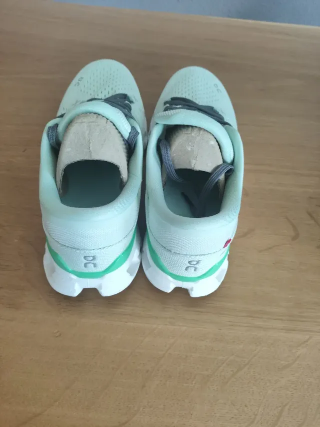 Zapatillas On Cloud x4 Verde/Blanco