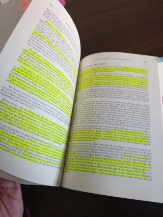 Manual"curso de derecho constitucional" 18 edición