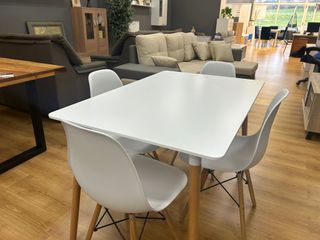 Mesa Nórdica + 4 Sillas Blancas