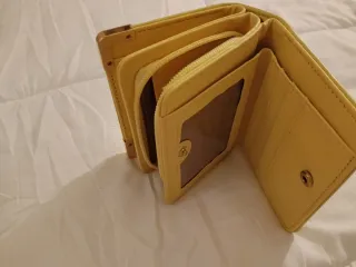 Billetera Amarilla y Dorada